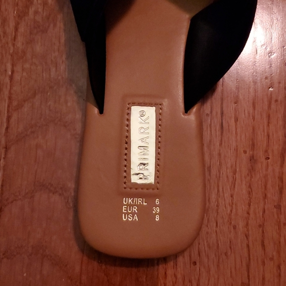 Sandals - Picture 5 of 5